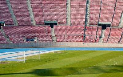 Especialista advierte: “Eventos masivos, como conciertos o partidos de fútbol, van a tener que ser los últimos en volver»