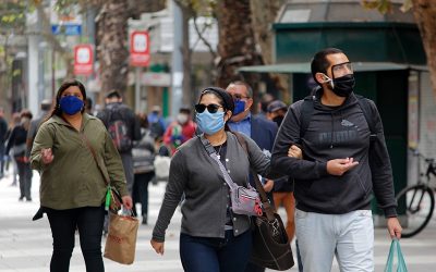 Movilidad en Región Metropolitana bajó sólo 35 por ciento promedio durante el primer mes de cuarentena masiva