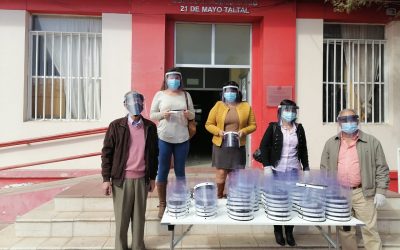 Centro de Pilotaje UA donó 180 protectores faciales en Comuna de Taltal