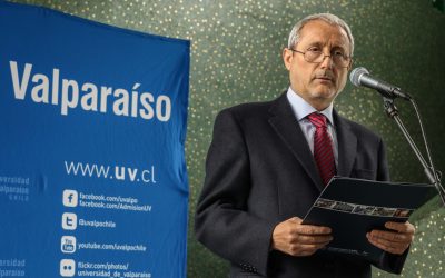 Aldo Valle deja la rectoría de la UV tras doce años