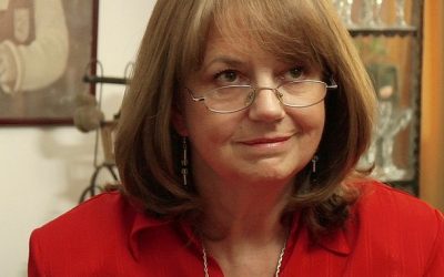 UMAG impulsa candidatura de la poeta magallánica Astrid Fugellie al Premio Nacional de Literatura