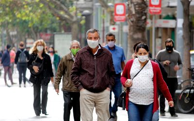 Expertos U. de Chile llaman a integrar a la ciudadanía en las estrategias de prevención del COVID-19