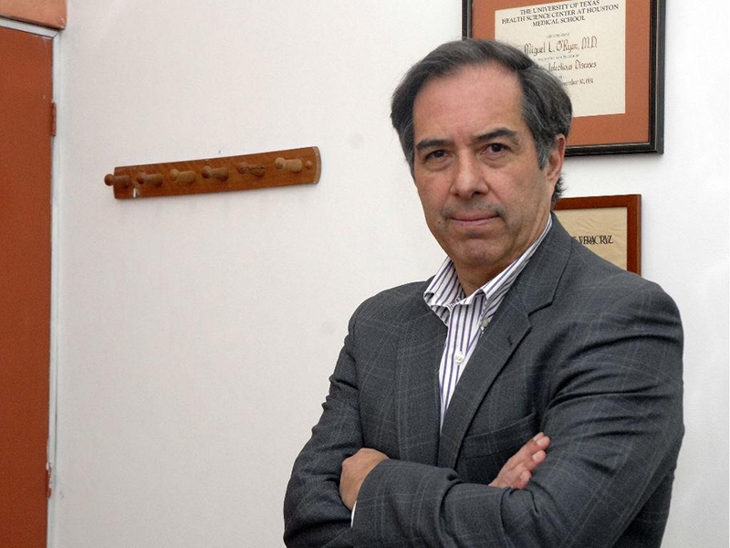 Especialistas de la U. de Chile analizan los riesgos frente a la nueva cepa de coronavirus SARS-CoV-2