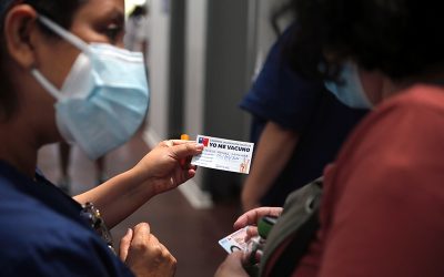 ISP recomienda uso de vacuna Oxford – AstraZeneca en mujeres sobre 55 años y en hombres mayores de 18 años