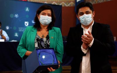 Rectora recibe reconocimiento por compromiso de la UTEM con la Educación en DDHH