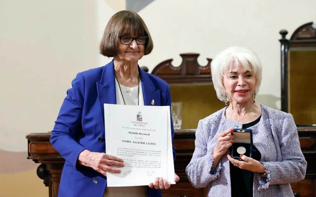 UChile otorgó Medalla Rectoral a Isabel Allende